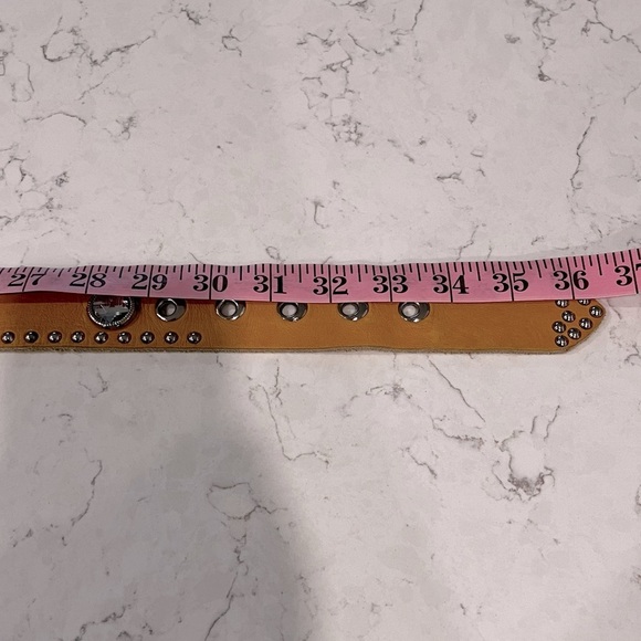 VINTAGE Leather Rhinestone Studded Belt Size 32 - Picture 6 of 7